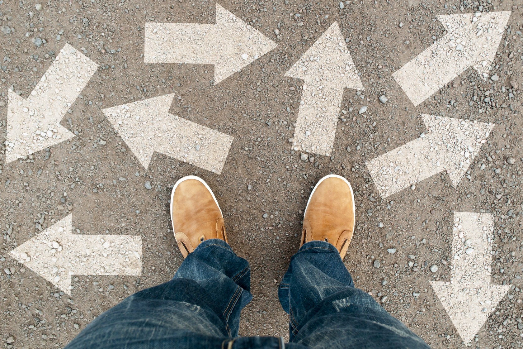 Depositphotos_schoenen en pijlen.jpg