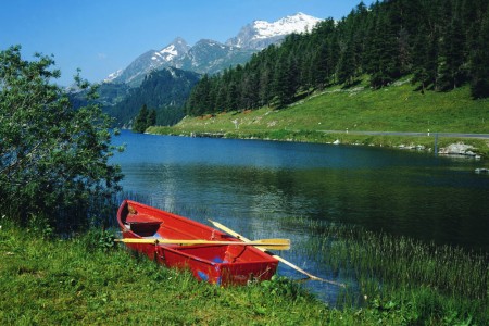 Rivier roeiboot natuur Amana.jpg