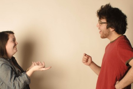 twee_mensen_praten_768px_1 (1).jpg